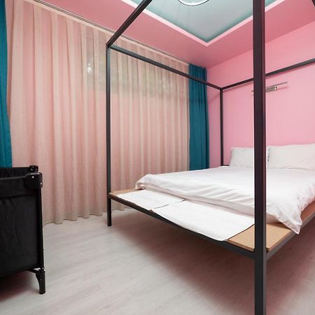 Hotel Gloria พริสตีนา ภายนอก รูปภาพ